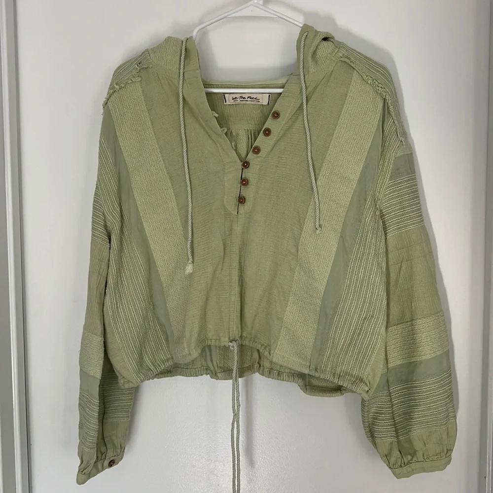We The Free Light Cropped Hoodie Size Small in Sage Green Cotton - Picture 2 of 7